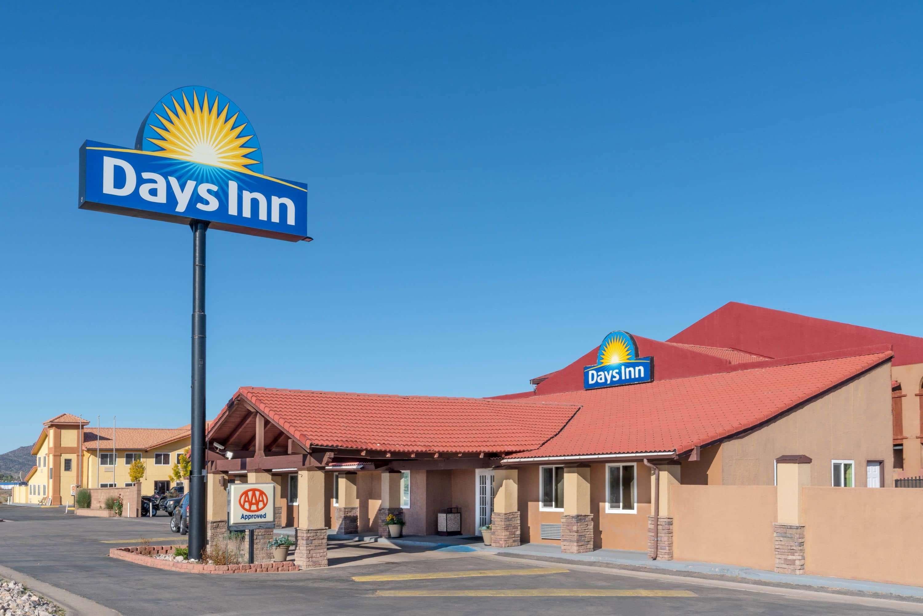 Days Inn By Wyndham Grants Eksteriør bilde