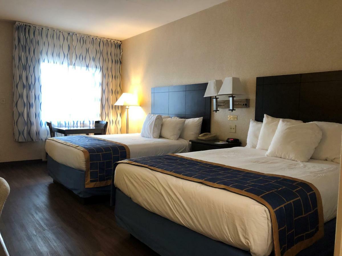 Days Inn By Wyndham Grants Eksteriør bilde